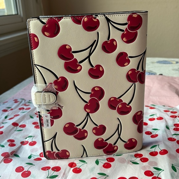 🍒📕🍒 COACH NOTEBOOK WITH CHERRY PRINT 🍒📕🍒 NWT 🍒📕🍒 - Picture 6 of 16